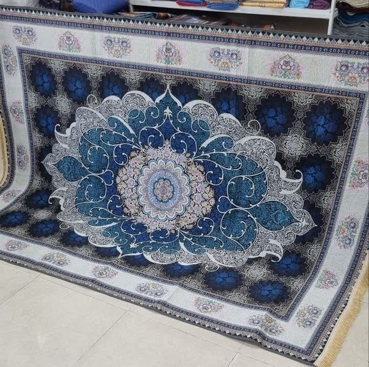قالیچه پشت نمد ریشه دار