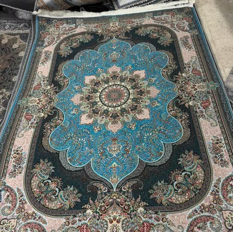 قالیچه پشت نمد ریشه دار